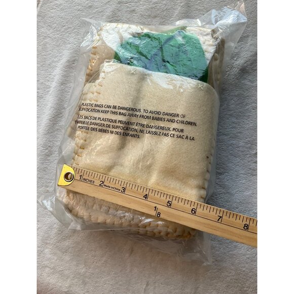 New Hallmark Expressions Christmas Holiday Paxk of 18 Felt Gift Bags 18 6.5"x6" - Picture 5 of 7